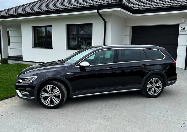 Volkswagen Passat cena 87900 przebieg: 189000, rok produkcji 2018 z Krynica-Zdrój małe 379